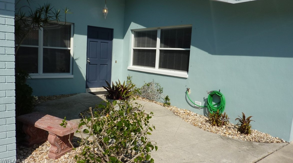 5724 Riverside Dr, Cape Coral, FL 33904