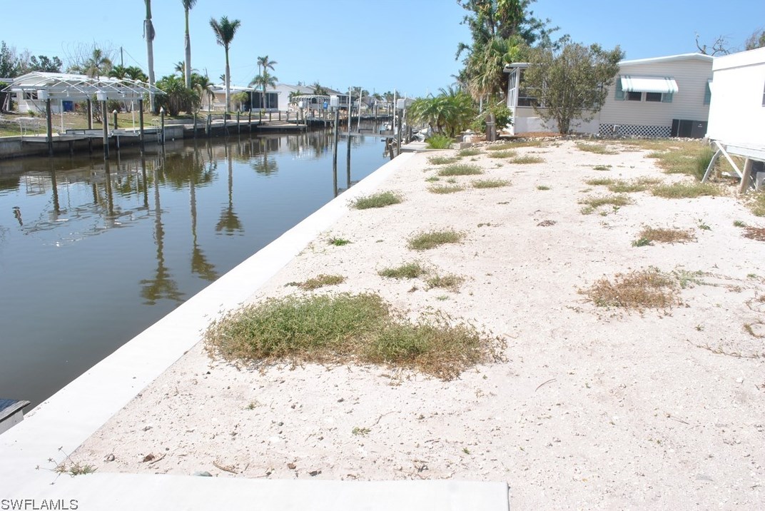 4823 Flamingo Dr, Saint James City, FL 33956