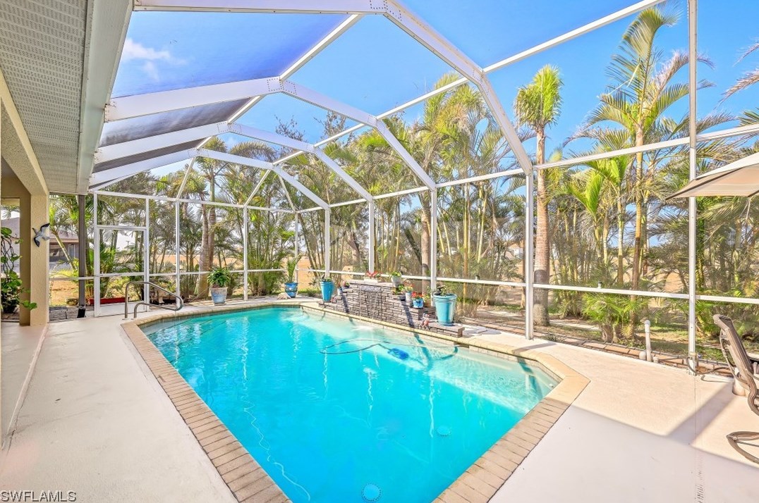 3824 43rd Ave, Cape Coral, FL 33993-7814
