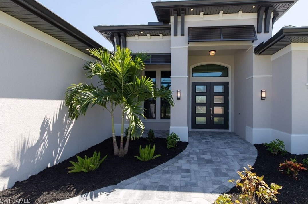 232 39th Ave, Cape Coral, FL 33993-5504