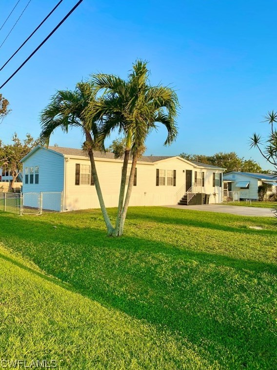 16021 Siesta Dr, Fort Myers, FL 33908-3309