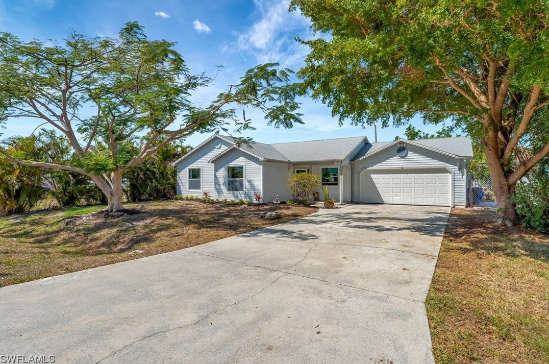 8485 Coral Dr, Fort Myers, FL 33967-2641
