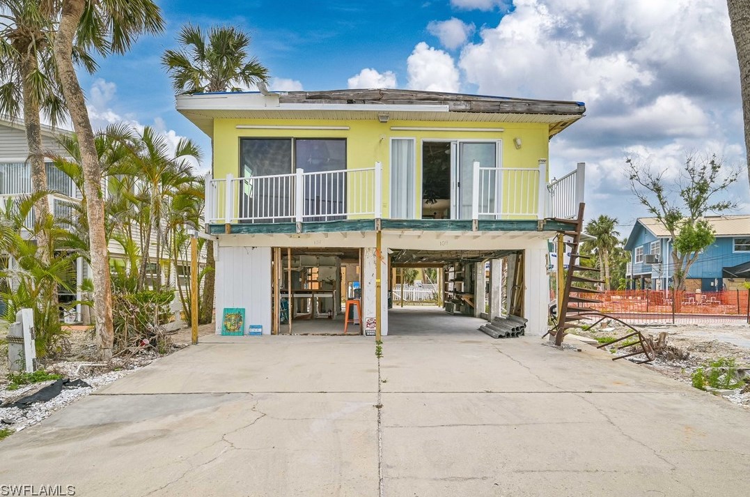 108 Voorhis St, Fort Myers Beach, FL 33931