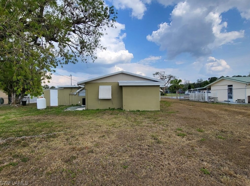 320 Dellwood Ave, Lehigh Acres, FL 33936