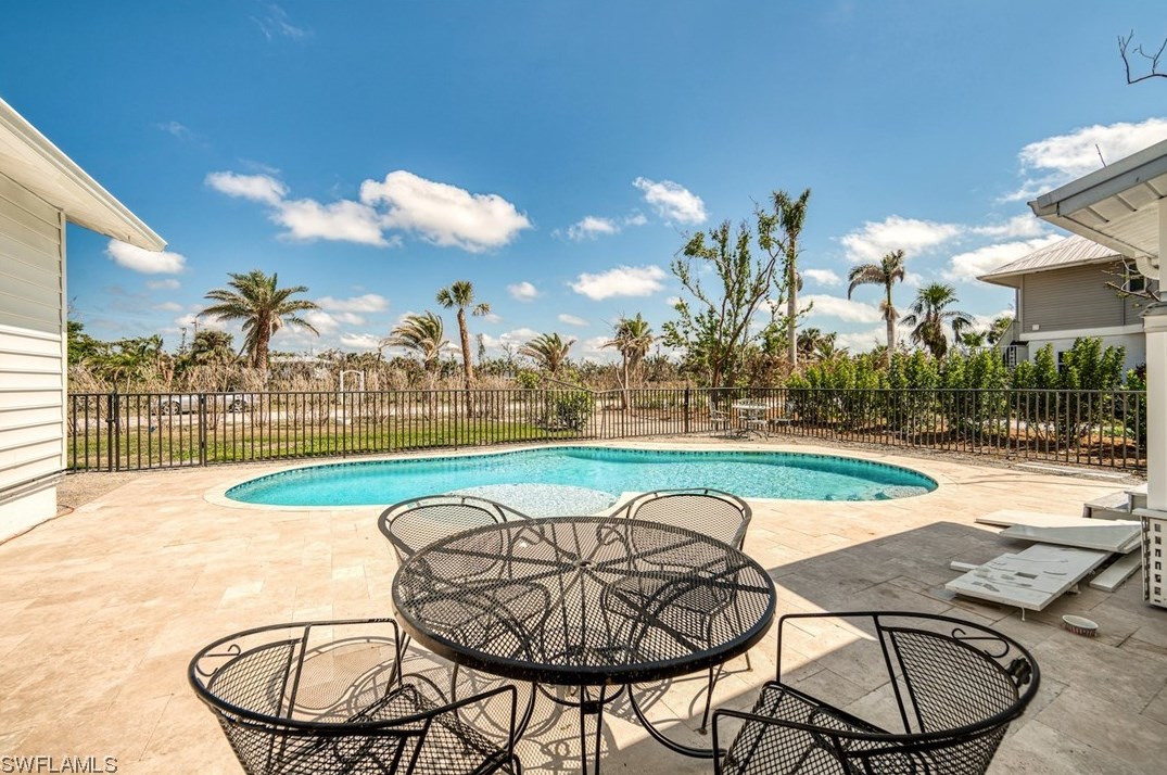 6141 Henderson Rd, Sanibel, FL 33957