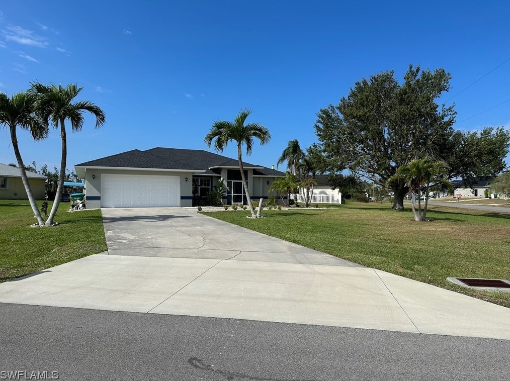 704 Sw 32nd Ct, Cape Coral, FL 33991