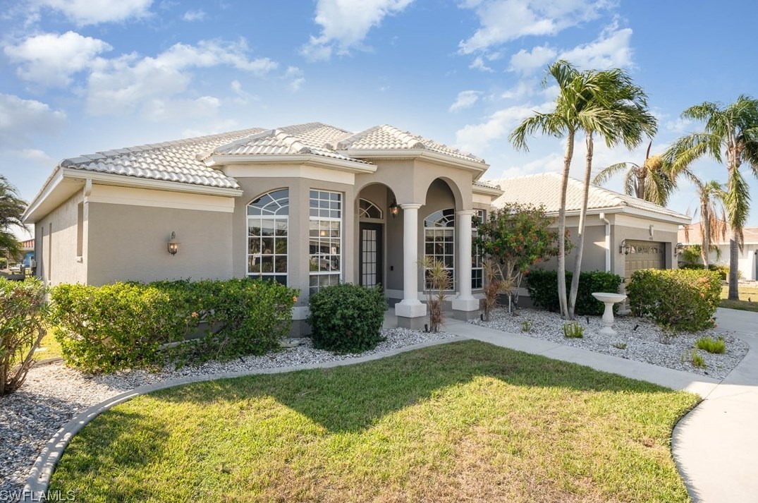 4928 9th Pl, Cape Coral, FL 33914-7393