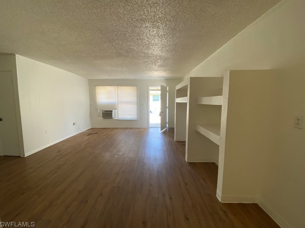 3215 Jeffcott St, Fort Myers, FL 33916