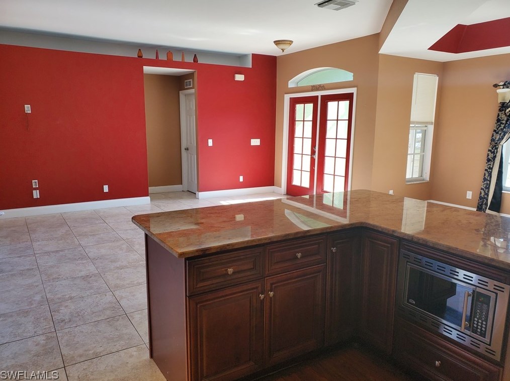 128 Zenith Cir, Fort Myers, FL 33913-7520