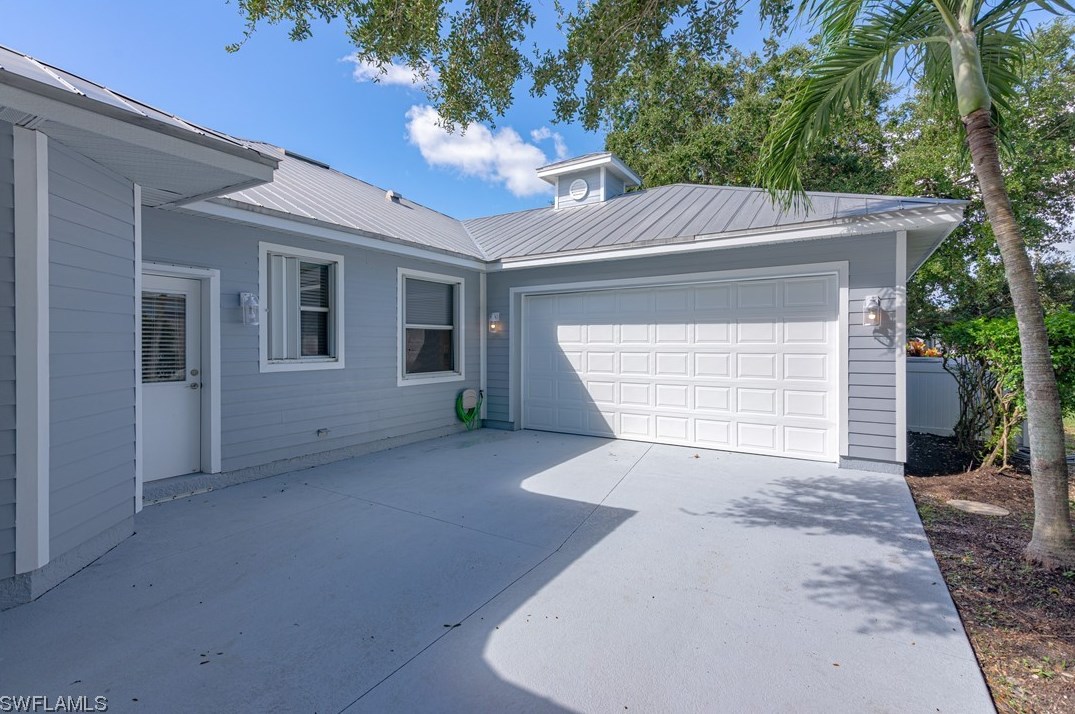 1577 Inventors Ct, Fort Myers, FL 33901-9660