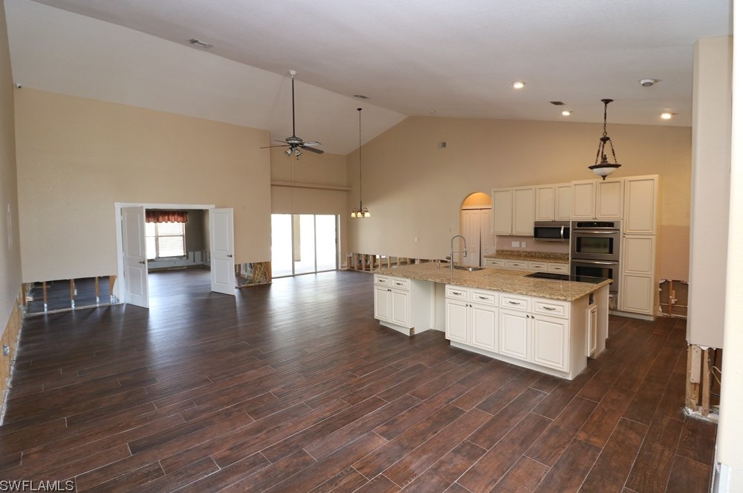 8660 Belle Meade Dr, Fort Myers, FL 33908-6014