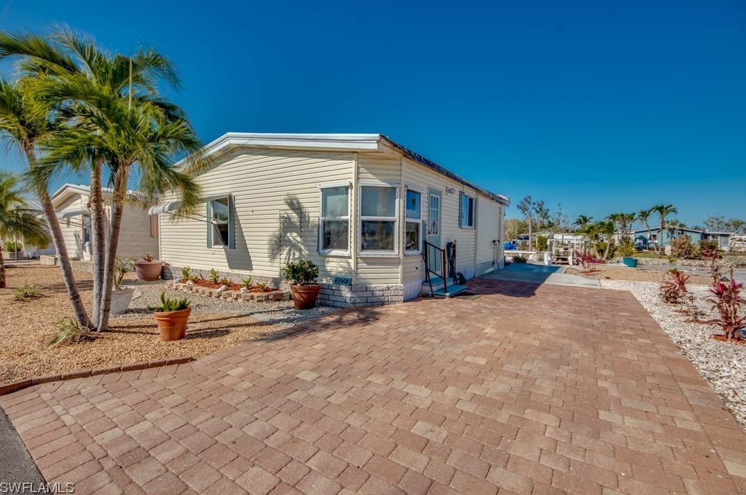 4948 Gulfgate Ln, Saint James City, FL 33956