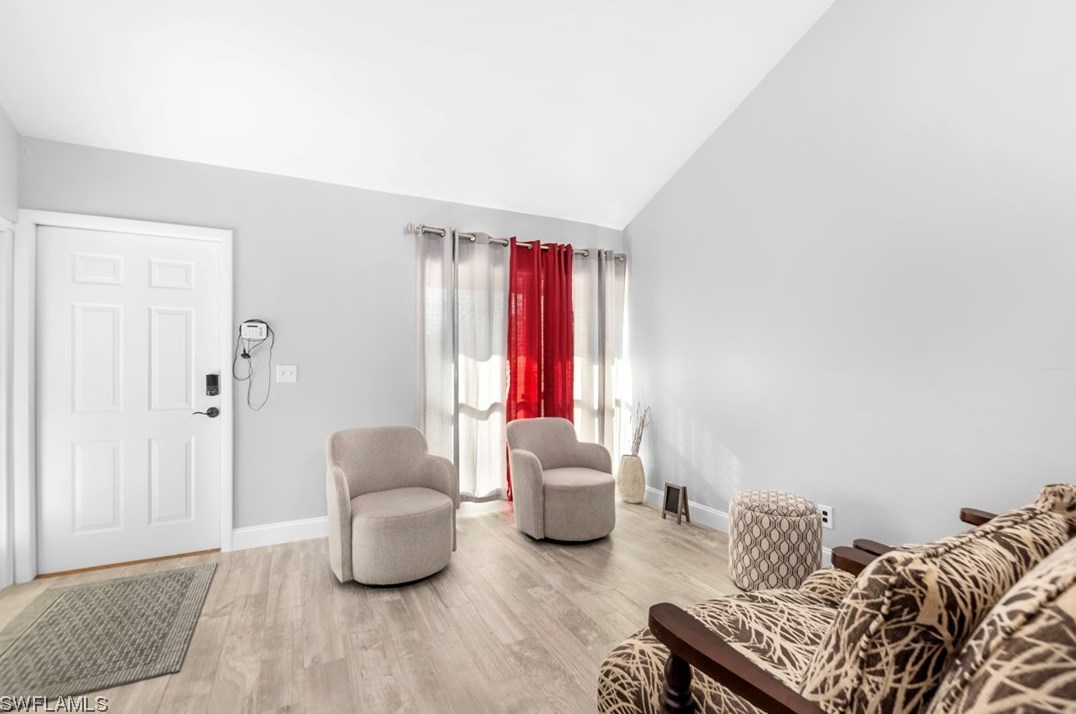 7121 Penner Ln, Fort Myers, FL 33907-3888