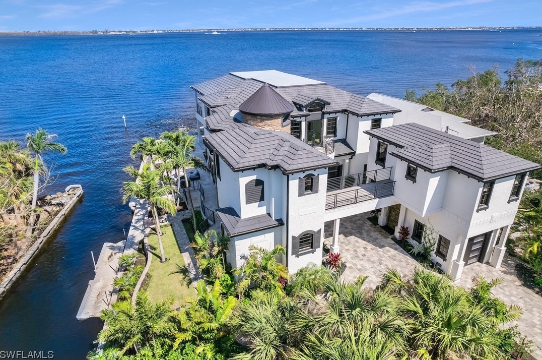 15200 Cove Ln, Fort Myers, FL 33908-6744