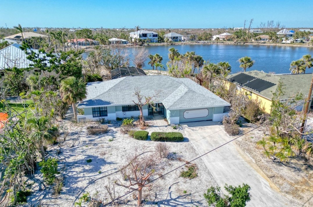 411 Lake Murex Blvd, Sanibel, FL 33957