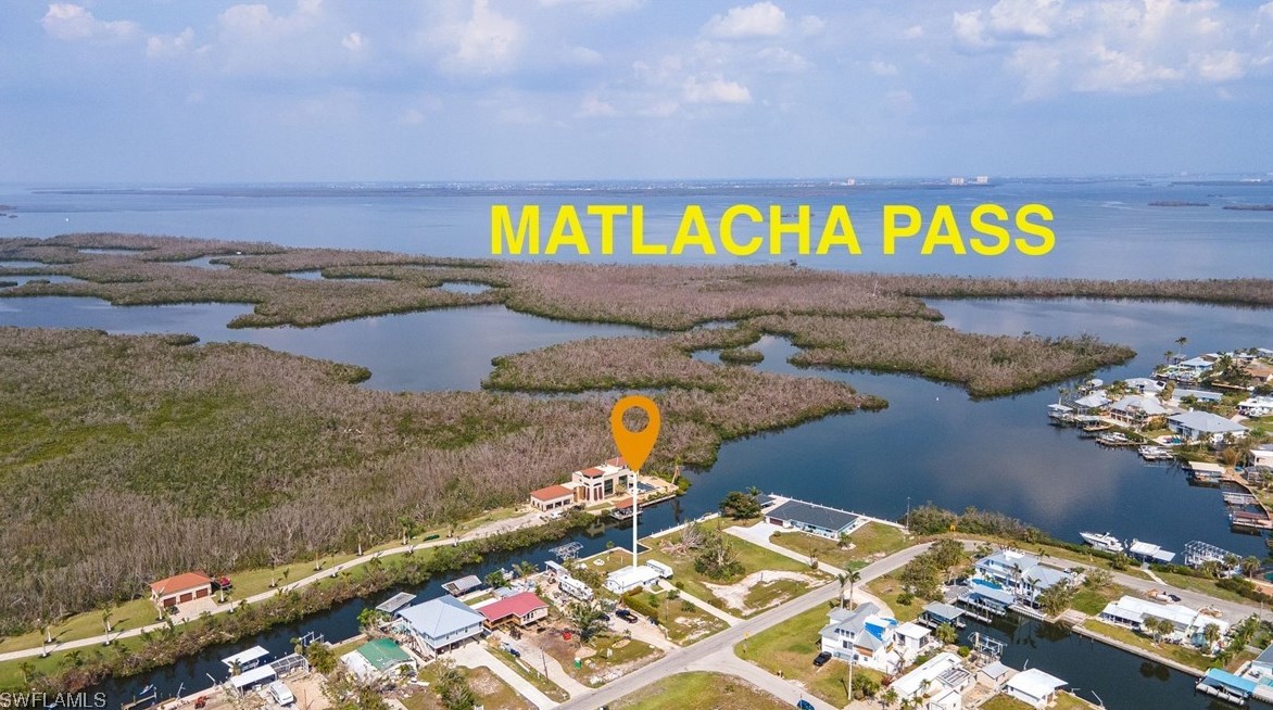 2880 Eighth Ave, Saint James City, FL 33956