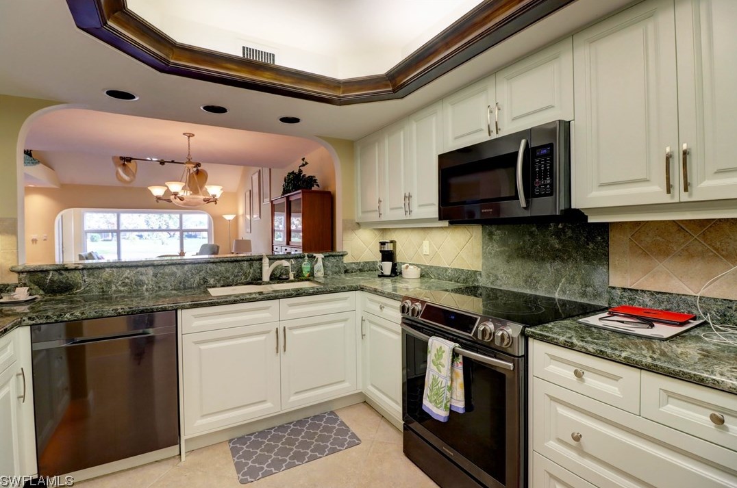 19663 Lost Creek Dr, Fort Myers, FL 33967-5542