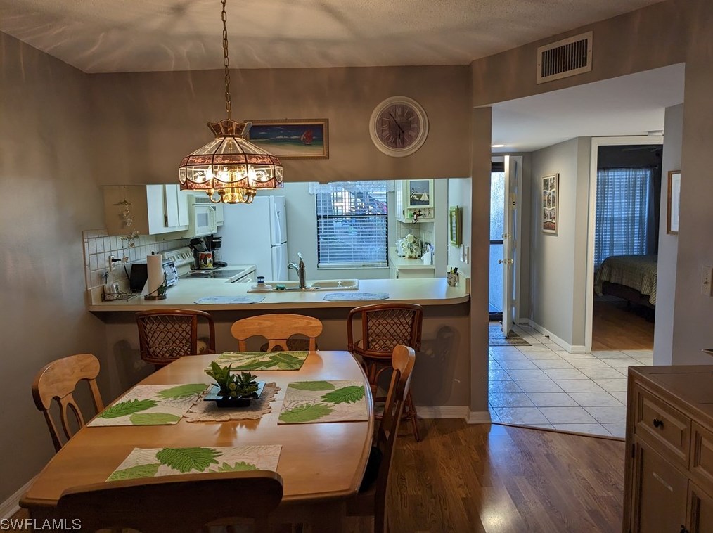 9275 Lake Park N #m103, Fort Myers, FL 33919