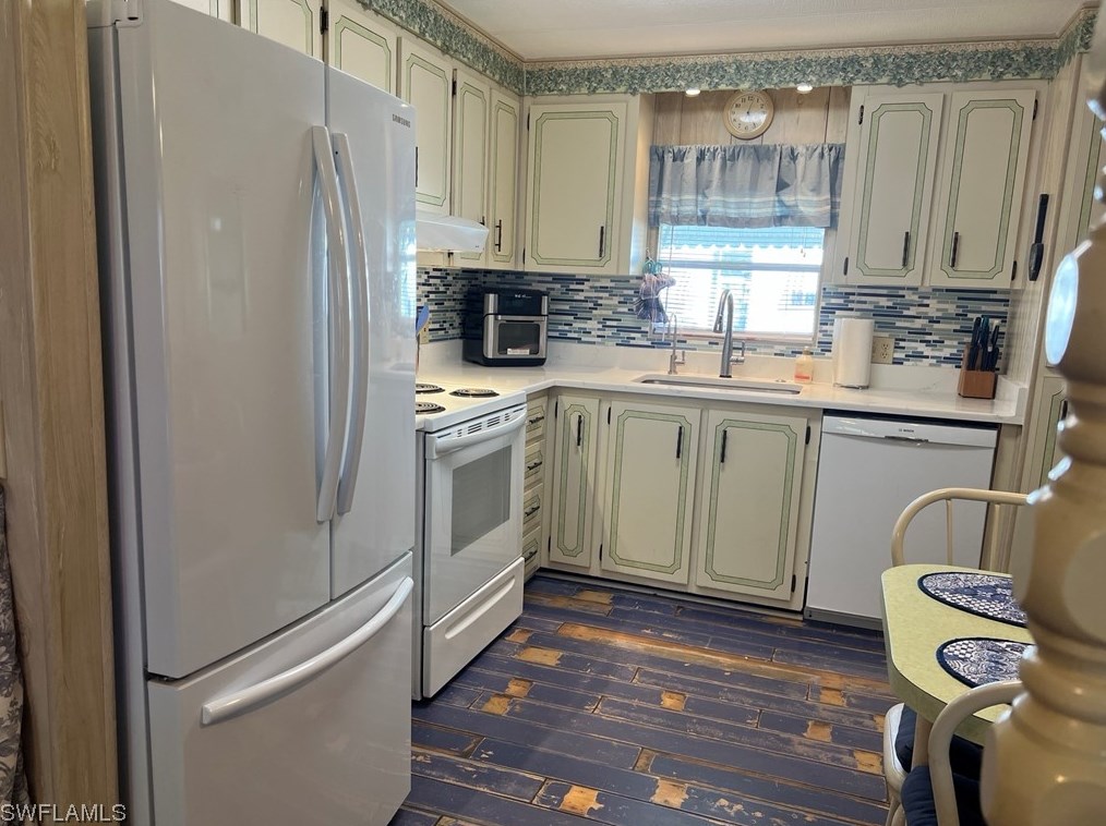 615 Friendly Pl, Fort Myers, FL 33917-2370