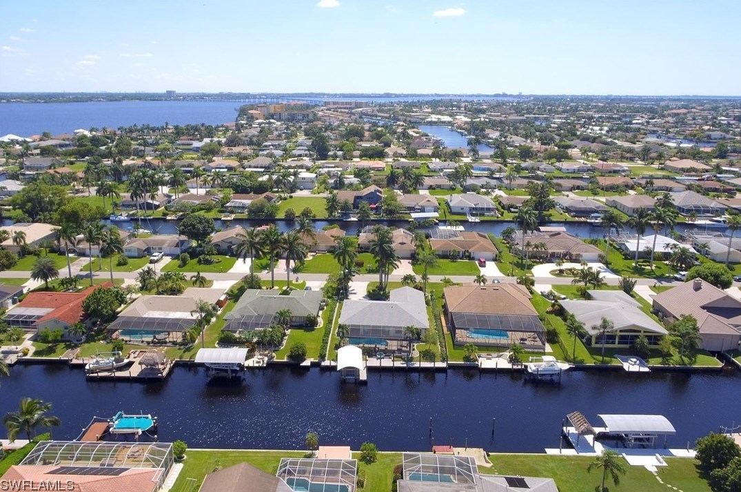 1917 Se 37th St, Cape Coral, FL 33904