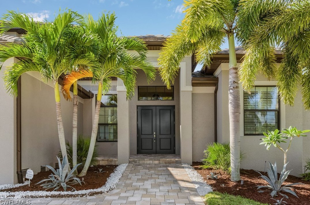 558 Coral Dr, Cape Coral, FL 33904-5906
