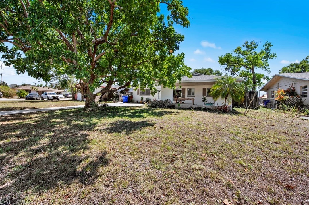 1752 South Dr, Fort Myers, FL 33907-1213