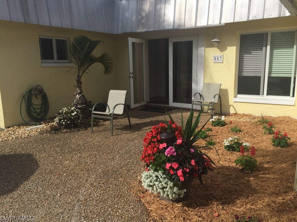 887 Casa Ybel Rd, Sanibel, FL 33957