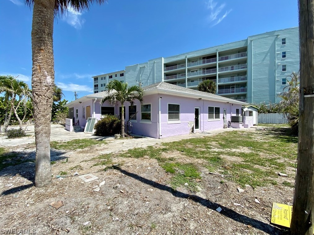 292-294 Fairweather Ln, Fort Myers Beach, FL 33931