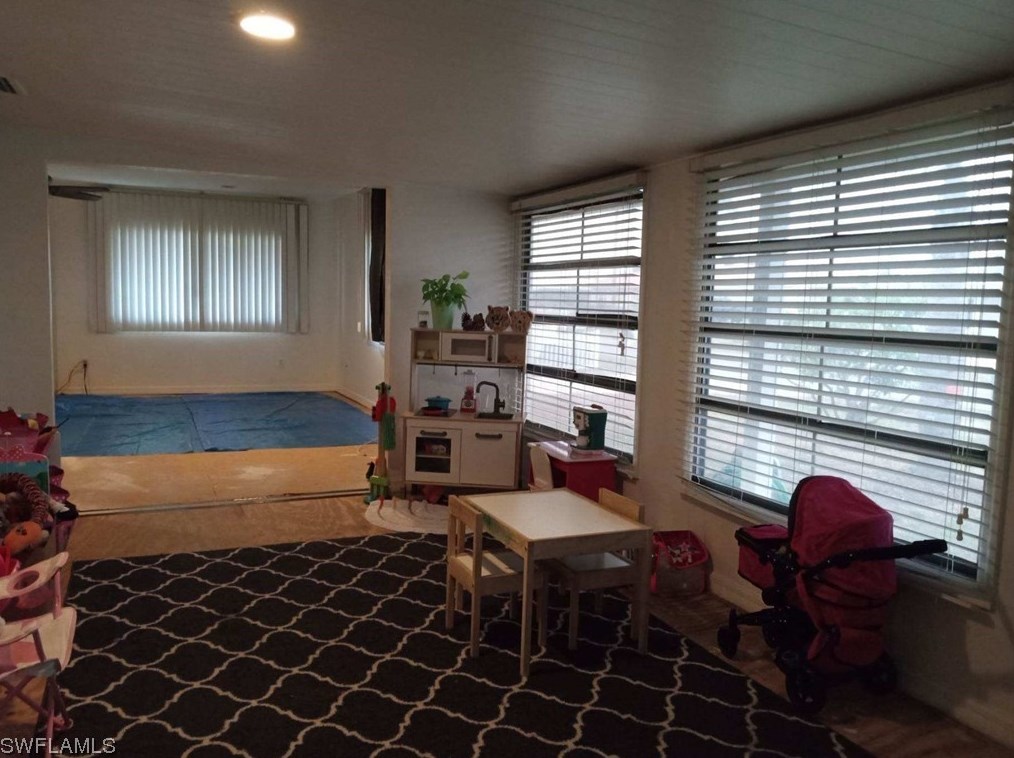 4715 Flamingo Dr, Saint James City, FL 33956