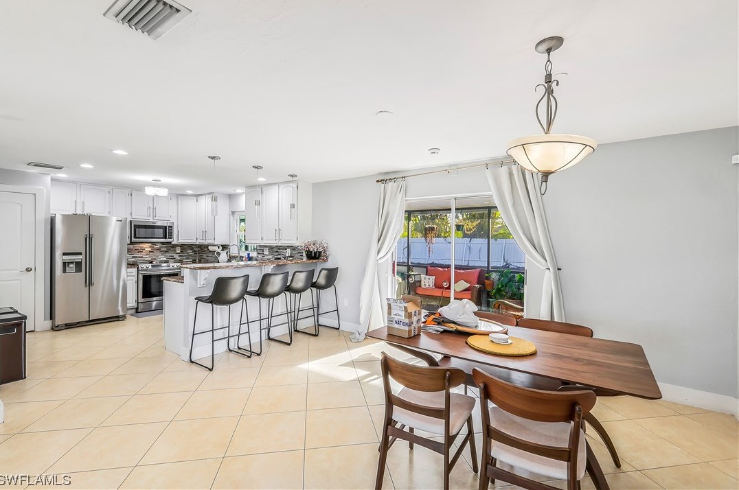 515 17th Ave, Cape Coral FL  33990-1610 exterior