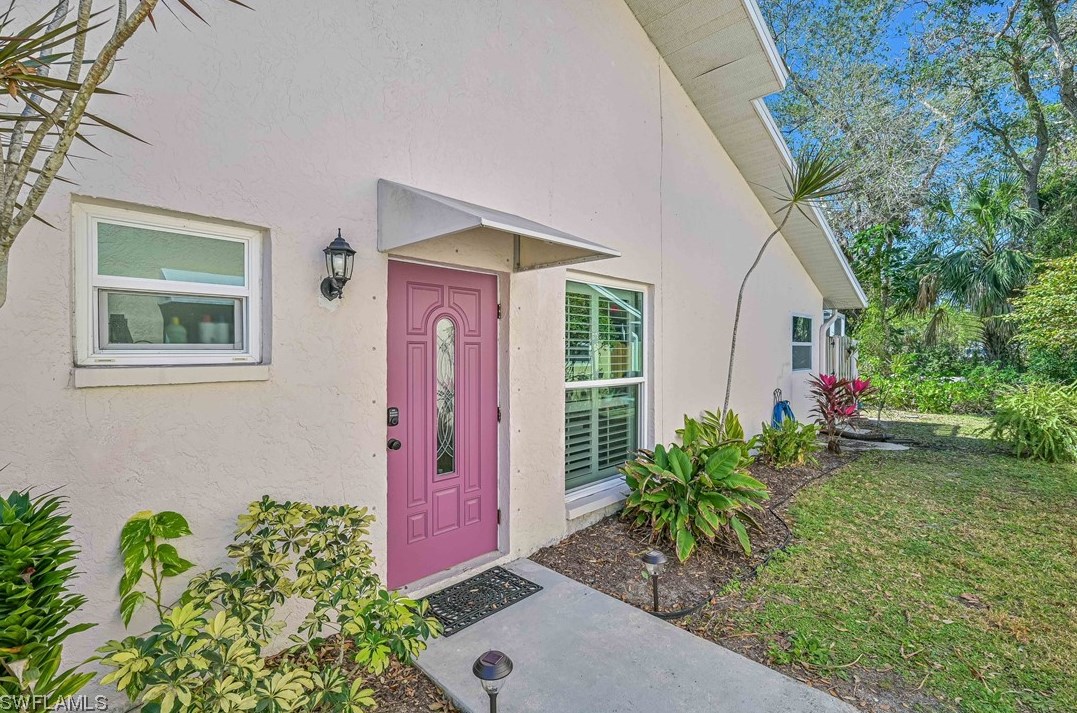 12253 Londonderry Ln, Bonita Springs, FL 34135