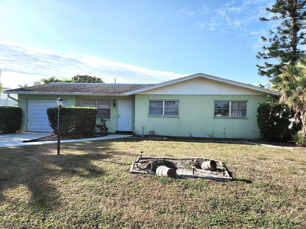 2430 Dover Ave, Fort Myers, FL 33907-4313