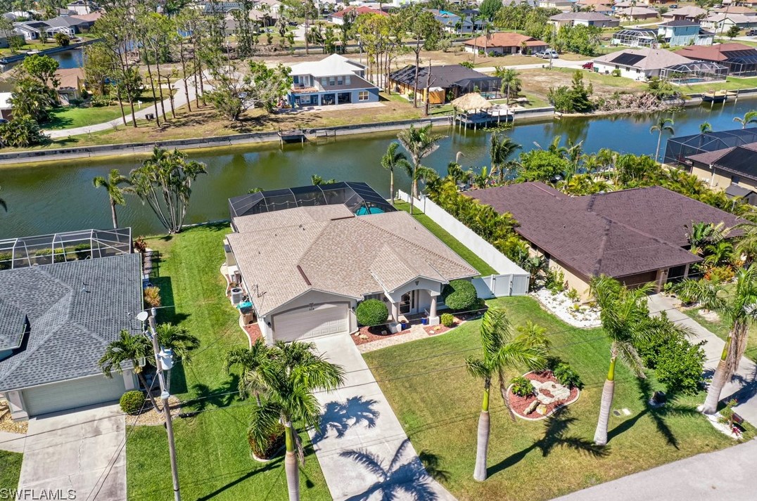 513 8th St, Cape Coral, FL 33990-2856
