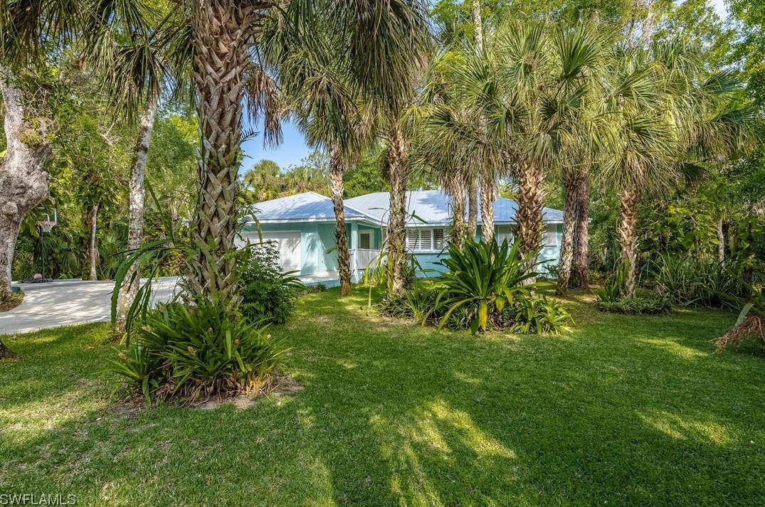415 Caloosa Dr, Labelle, FL 33935-6714
