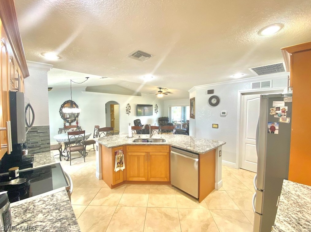 2307 7th Pl, Cape Coral, FL 33909-4383