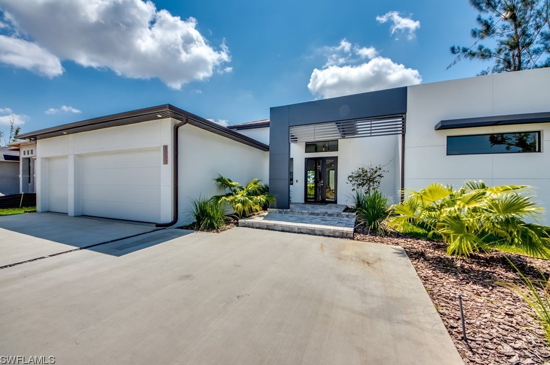 2106 Sw 4th St, Cape Coral, FL 33991