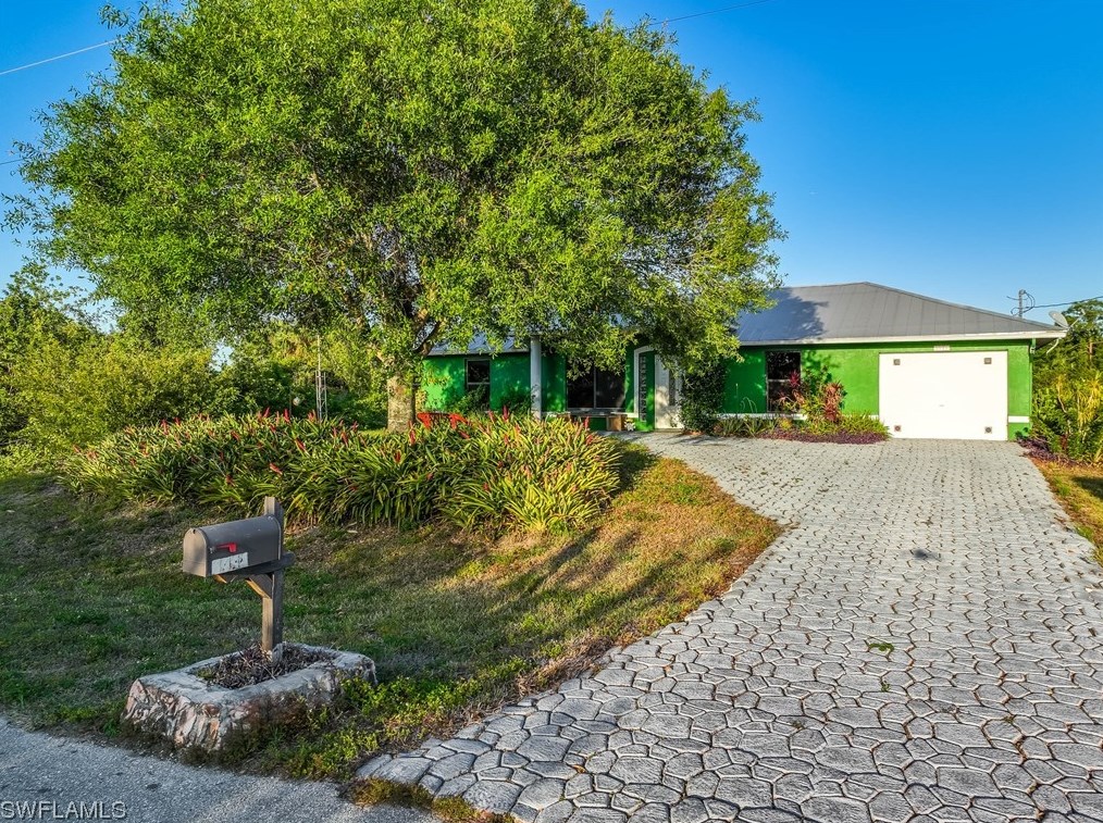 6144 Stratton Rd, Fort Myers, FL 33905-7745