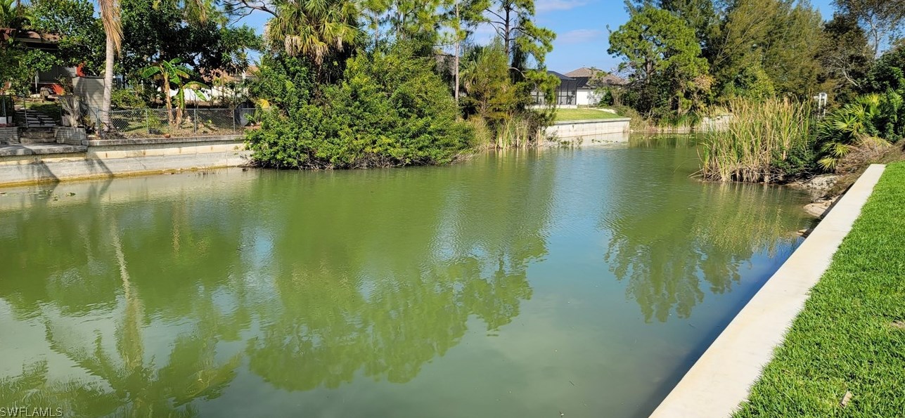 303 Se 14th St, Cape Coral, FL 33909