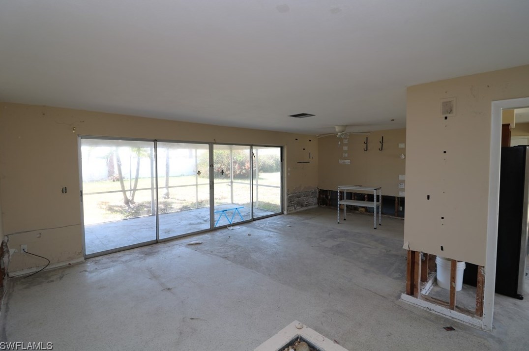 106 59th St, Cape Coral, FL 33914-7140