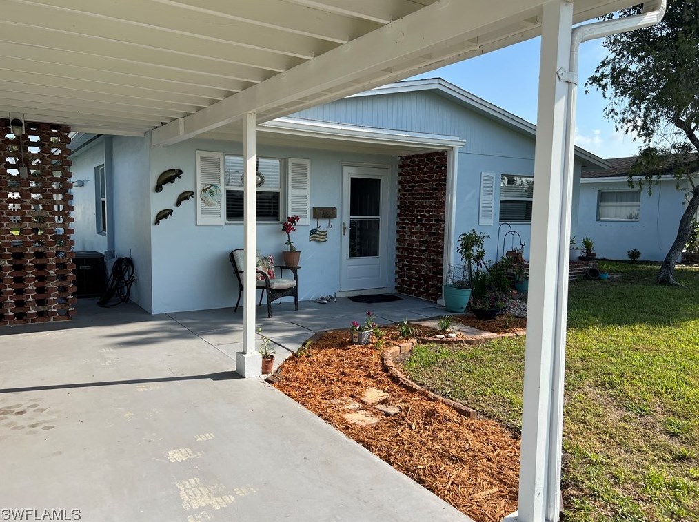 2205 Croton Ct, Lehigh Acres, FL 33936