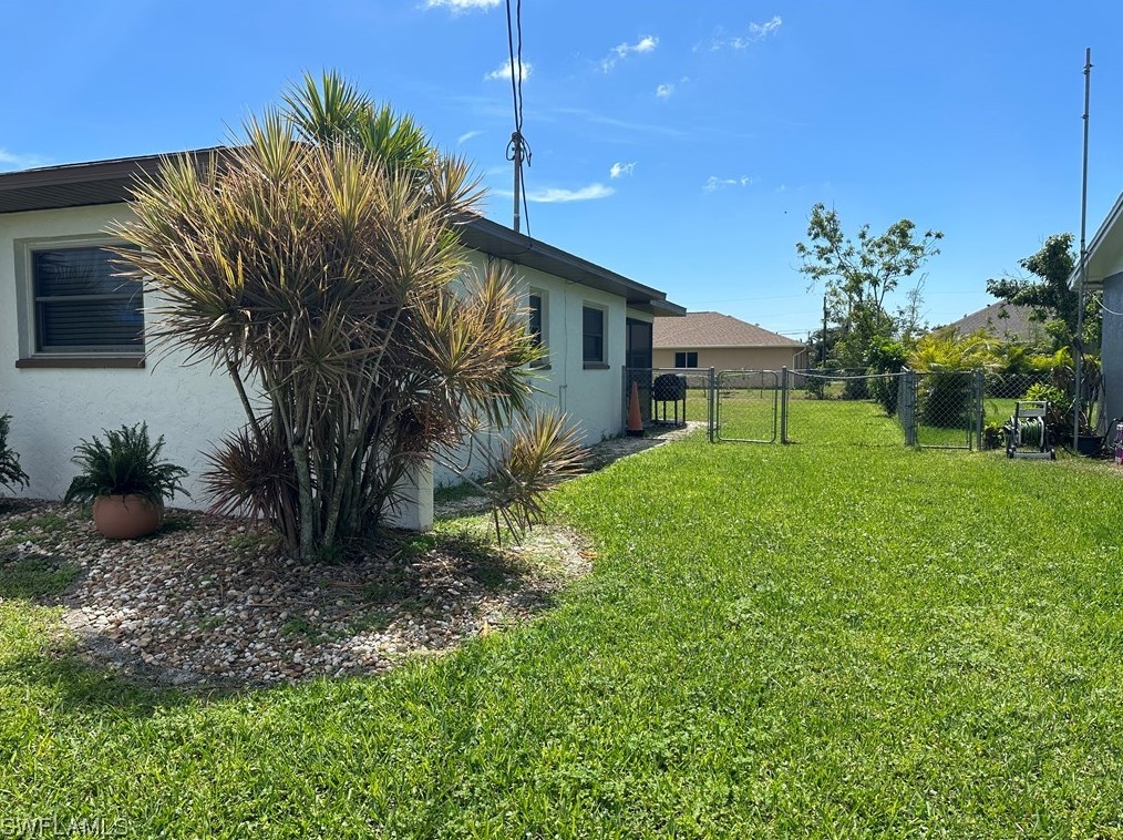 1146 13th St, Cape Coral, FL 33909-1448