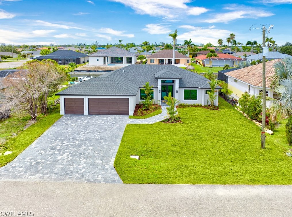 415 29th Ter, Cape Coral, FL 33904-3426