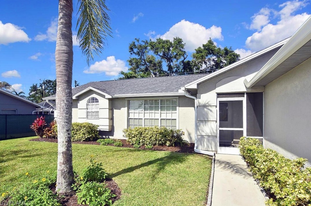 3702 4th Ave, Cape Coral, FL 33904-4827