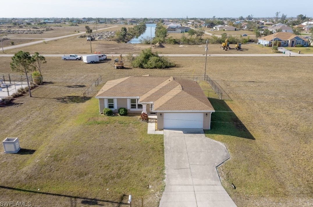 1022 Kismet Pkwy, Cape Coral, FL 33909-2934