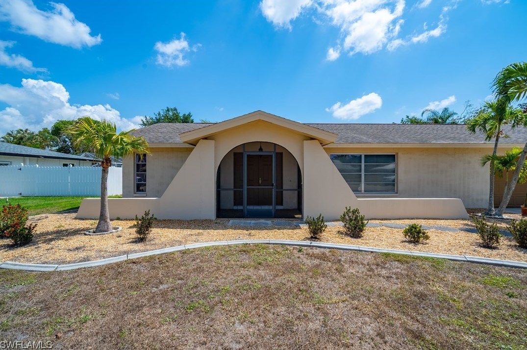 8813 Geneva St, Fort Myers, FL 33907-5816