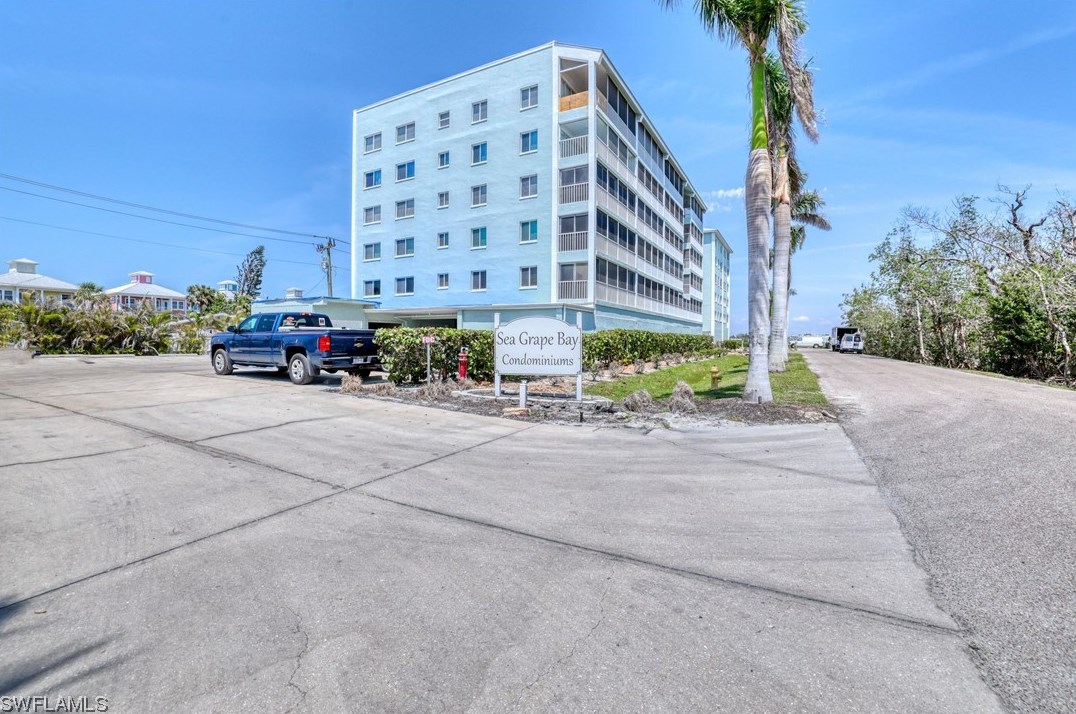 345 Mango St #206, Fort Myers Beach, FL 33931