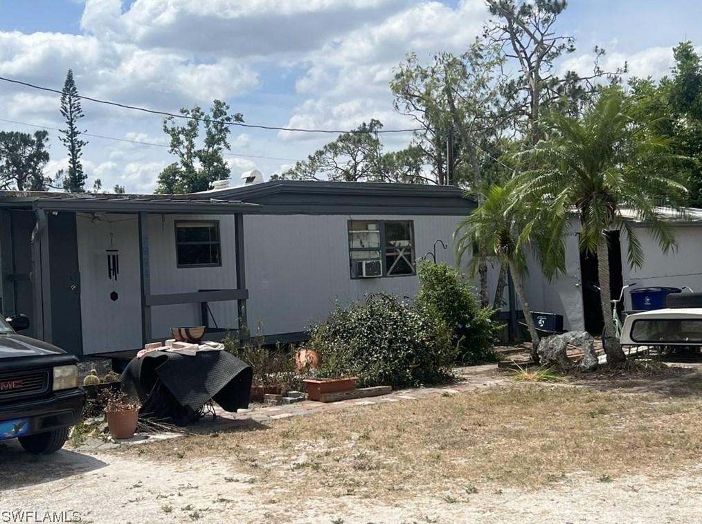 7994 Breeze Dr, Fort Myers, FL 33917-2423
