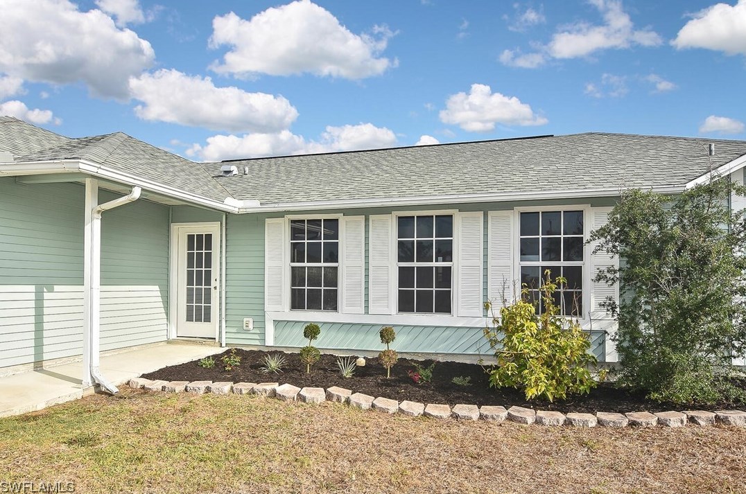 627 23rd St, Cape Coral, FL 33993-4077