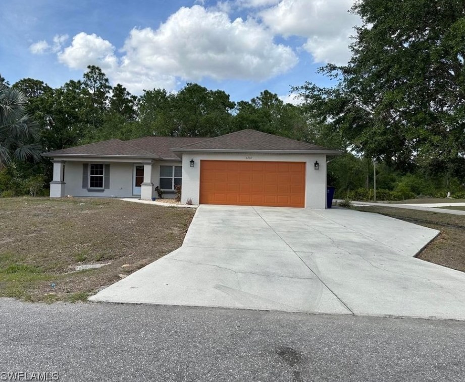 4207 20th St, Alva, FL 33920-1604