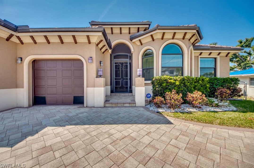 1114 Lucerne Ave, Cape Coral, FL 33904-5939